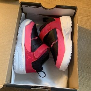 Jordan Toddler's Max Aura Black/White/Rush Pink Sneaker